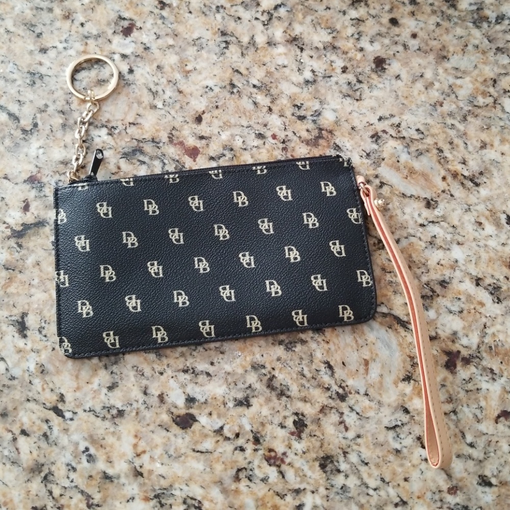 Dooney & Bourke wristlet